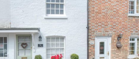 Arundel Cottage exterior