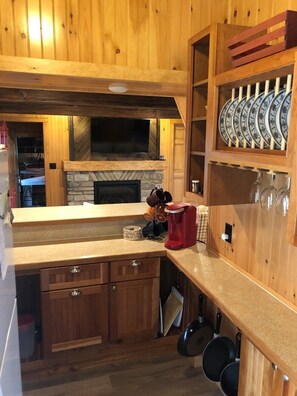 Kitchen Overlooks Eat In Bar Keurig and Coffee Pods Included