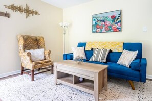 Living Room (3)
