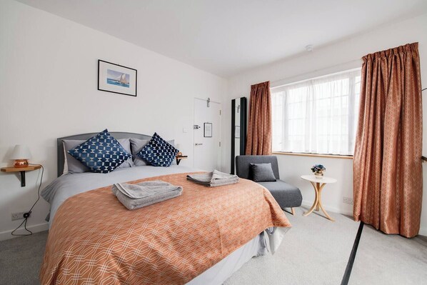 Cezar said, "Amazing location, amazing host and super clean! Had a lovely time and we cannot wait to come back! 100% would recommend!"
