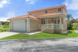 Front view of the 4 BR, 3.5 BA Manta on the Marina