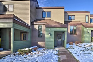 Townhome Exterior | Step-Free Entrance