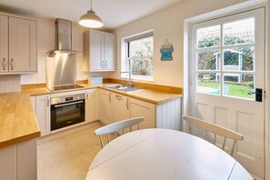 Richemont Cottage, Whitby - Stay North Yorkshire