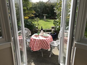 Alfresco ‘dining’