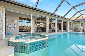 Heated pool and hot tub, 55" 4k TV for movies or catching the game from the pool