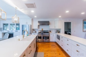 65 Baynard Cove - Amazing Counter Space