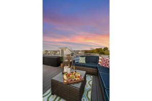 Ask your host about concierge food/beverage options!