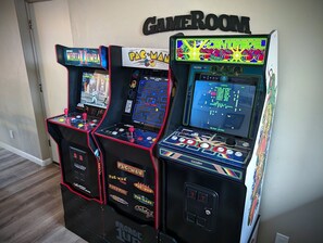 3 Stand Up Arcade Games. All your favorite classics!