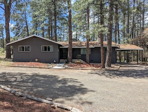 Front with ample parking and no street traffic