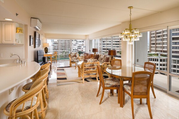 Spacious 2bd/ba with bedrooms on opposite ends, open floor plan, &amp; full kitchen, dining and living areas