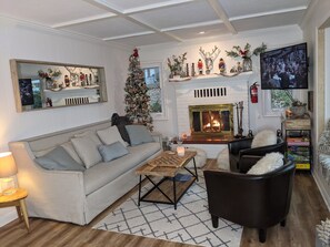 Elegant cabin vibe with  contempory decor and seasonally themed accents.