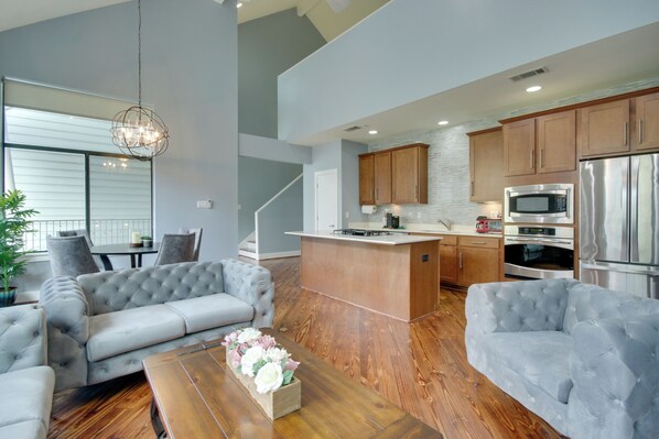 Houston Vacation Rental House | 3BR | 3.5BA | 2,000 Sq Ft