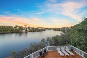 The Great Escape - Luxury Crystal Beach Vacation Rental House with Private Pool and Near Beach in Destin, Florida - Five Star Properties Destin/30A