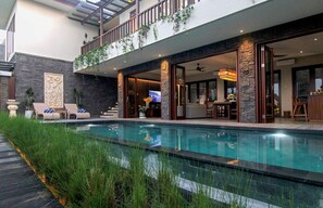 Utomhuspool