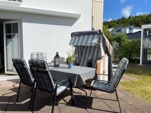 Terrasse mit Strandkorb