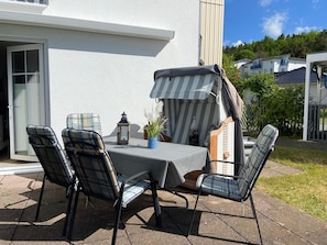 Terrasse mit Strandkorb