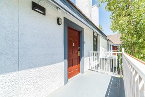 Exterior upstairs entry, very private and contactless check in. You will have code in advance of check in.