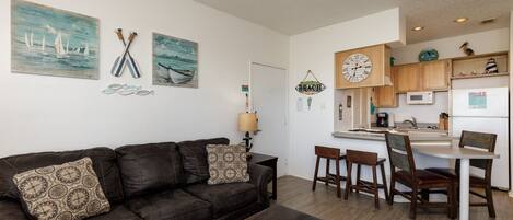 Living area with queen size sleeper sofa