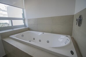 Jetted Bathtub