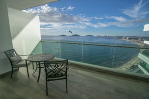 Amazing Ocean Views and the 3 Islands
