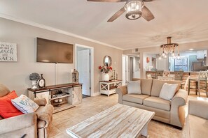 Living room & dining