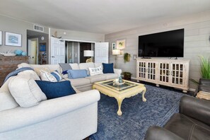 Silver Shells St. Maarten 1208 - Living Area with TV
