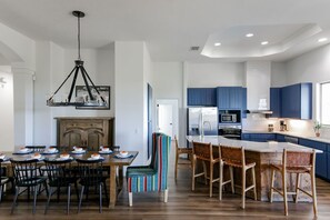 Kitchen and Dining Area - Walker Luxury Vacation Rentals