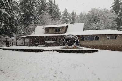 Seb's Lakehouse (10 Ft Barrel Sauna & Hot Tub)