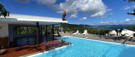 piscine en L de 9 sur 10 mètres