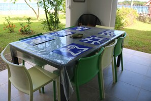 Outdoor dining