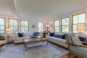 Large open floor plan to allow for all to gather 