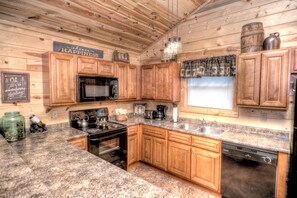 Fully equipped kitchen with everything you need!
