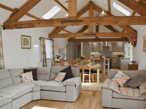 Open plan living space | Stabal Eithinog, Penygroes, Caernarfon