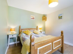 Double bedroom | Beekeeper’s  Cabin, Booton, Reepham