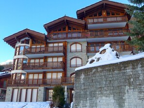 Sky, Building, Property, Window, Snow, Plant, Tree, Neighbourhood, Freezing, Facade