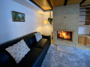 Furniture, Comfort, Azure, Lighting, Wood, Interior Design, Architecture, Living Room, Floor, Picture Frame