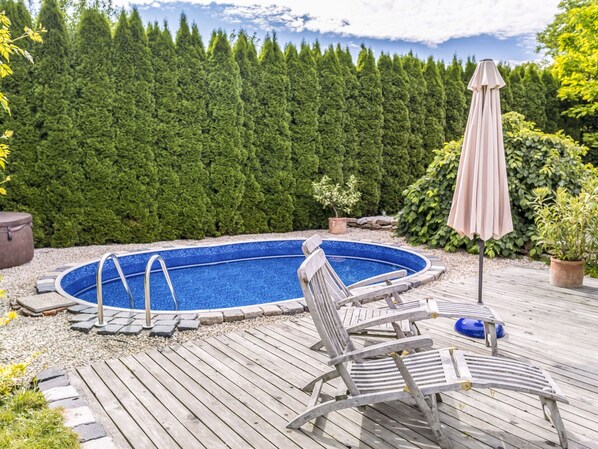 Wasser, Pflanze, Azurblau, Blau, Natur, Schwimmbad, Baum, Natürliche Landschaft, Himmel, Gartenmöbel