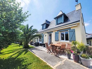 Plante, Ciel, Bâtiment, Propriété, Nuage, Pot De Fleur, Fenêtre, Arbre, Maison, Plante D'Appartement