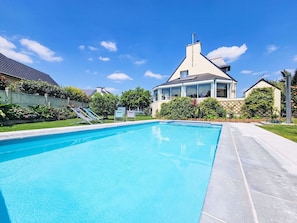 L'Eau, Ciel, Nuage, Plante, Propriété, Bâtiment, Piscine, Bleu Azur, Arbre, Maison