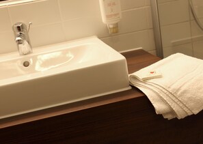 Deluxe Doppelzimmer mit Dusche und WC