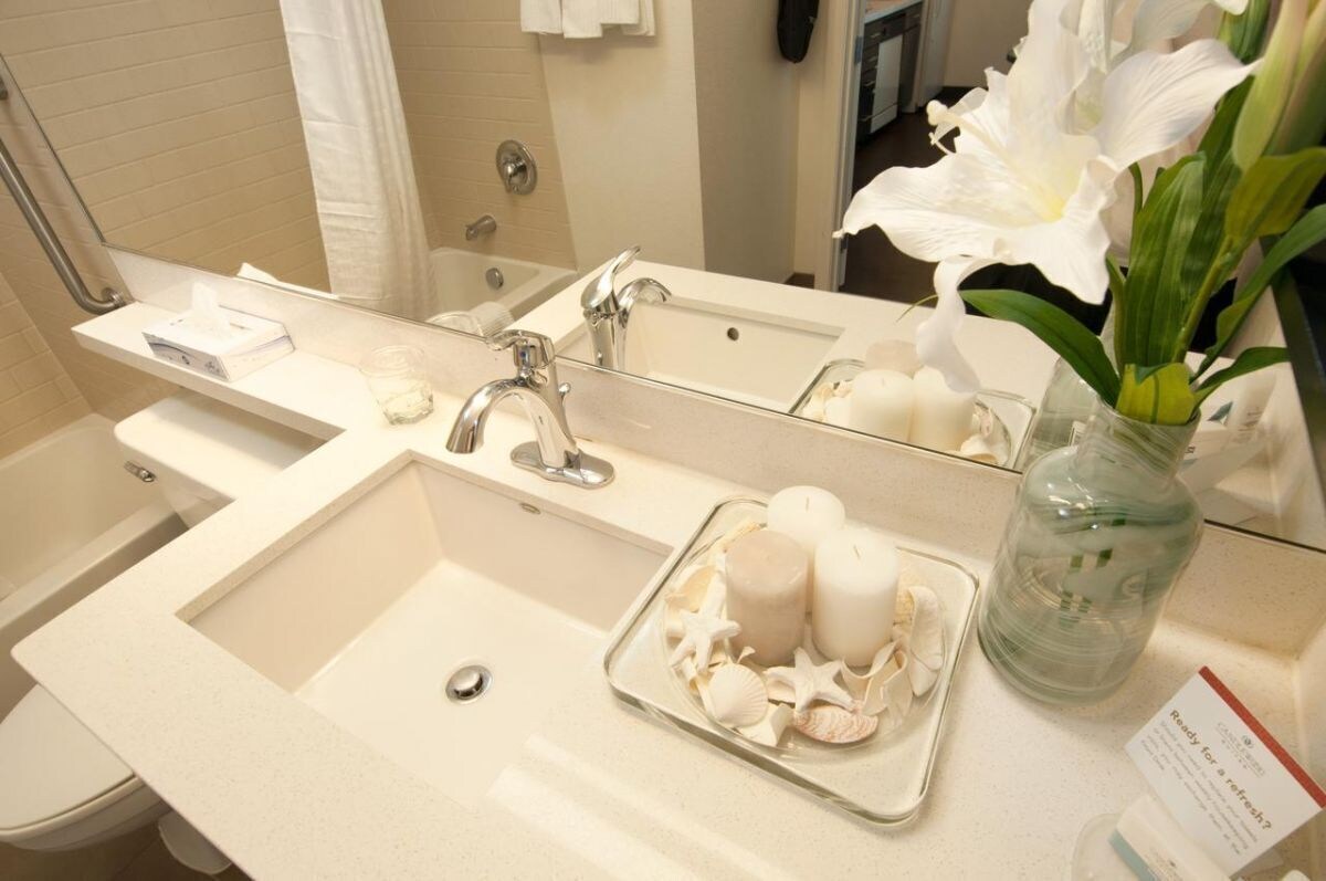 Your Home Away From Home! 2 Classy Units, Near Great Wolf Lodge Water Park