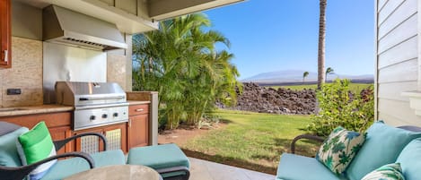 Views of the Mountains and Golf Course from your Private Lanai with a BBQ