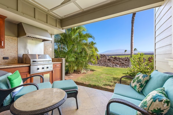 Views of the Mountains and Golf Course from your Private Lanai with a BBQ