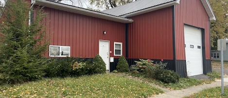 Converted Barn Suite with parking in rare and across street from Seneca river 