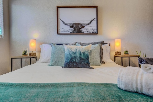 Queen Bedroom with hybrid mattress