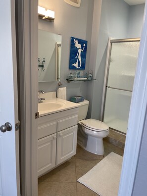 Attached bath in second bedroom