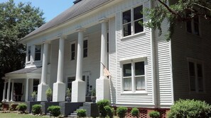 END O DAY MANOR HOUSE