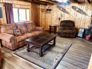 Welcome to the Avery Cabin!
Perfect for Family, Friends, or just the 2 of you!