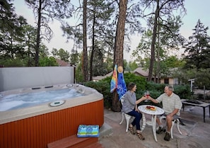 LARGE JACUZZI