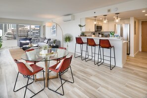 dining / kitchen